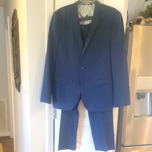 Express Navy Suit for Men  Jacket 42reg. Ex Cond. Dark Navy. Pants 38x28 1/2 - Picture 1 of 12